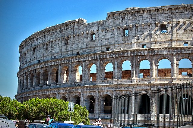 destu que ver en roma coliseo